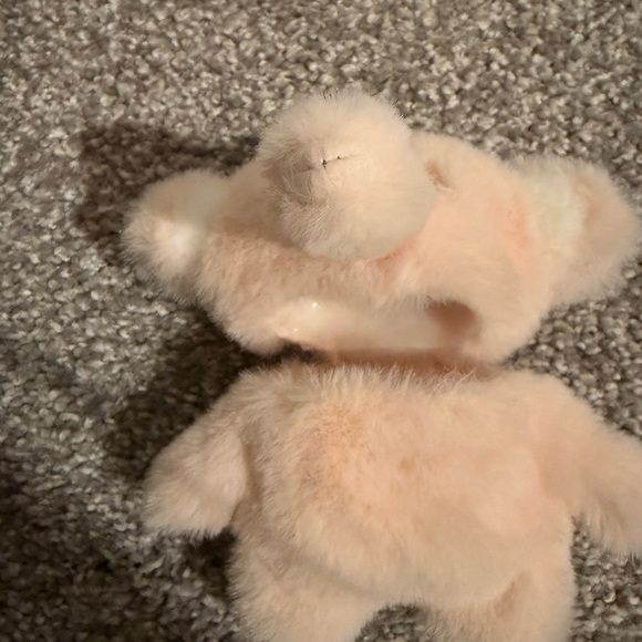 Air pods fuzzy elephant case - Picture 2 of 8